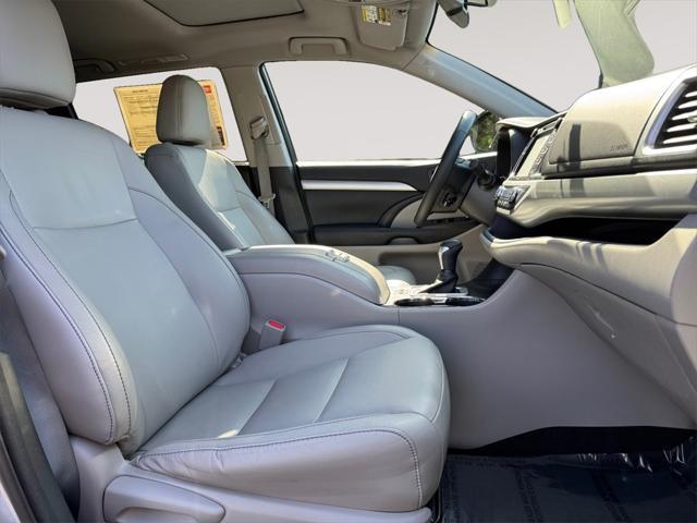 used 2015 Toyota Highlander car, priced at $19,991