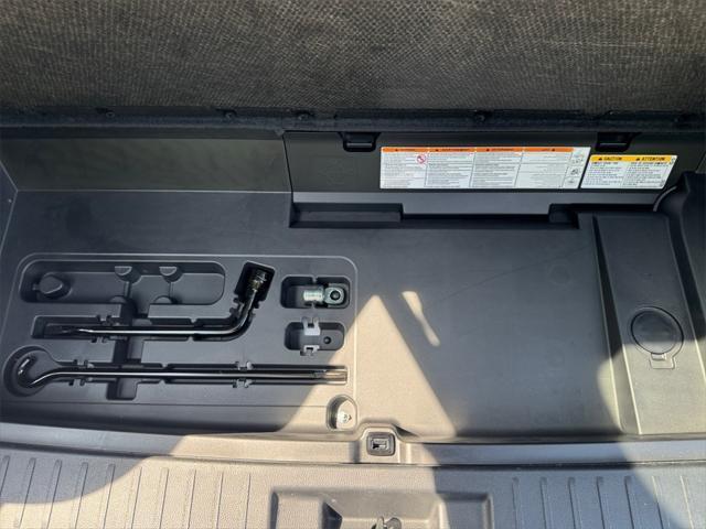 used 2022 Toyota Highlander car, priced at $38,553