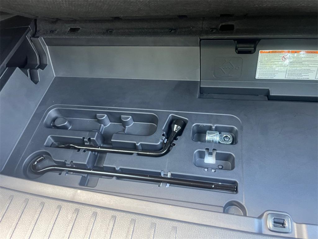 used 2022 Toyota Highlander car, priced at $37,491