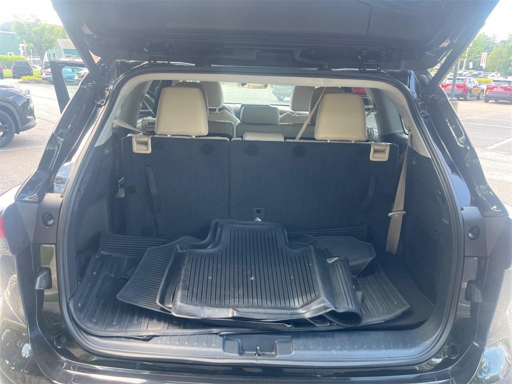 used 2022 Toyota Highlander car, priced at $37,491