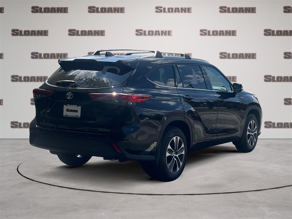 used 2022 Toyota Highlander car, priced at $37,491