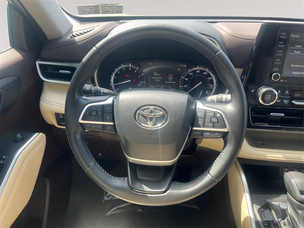 used 2022 Toyota Highlander car, priced at $37,491
