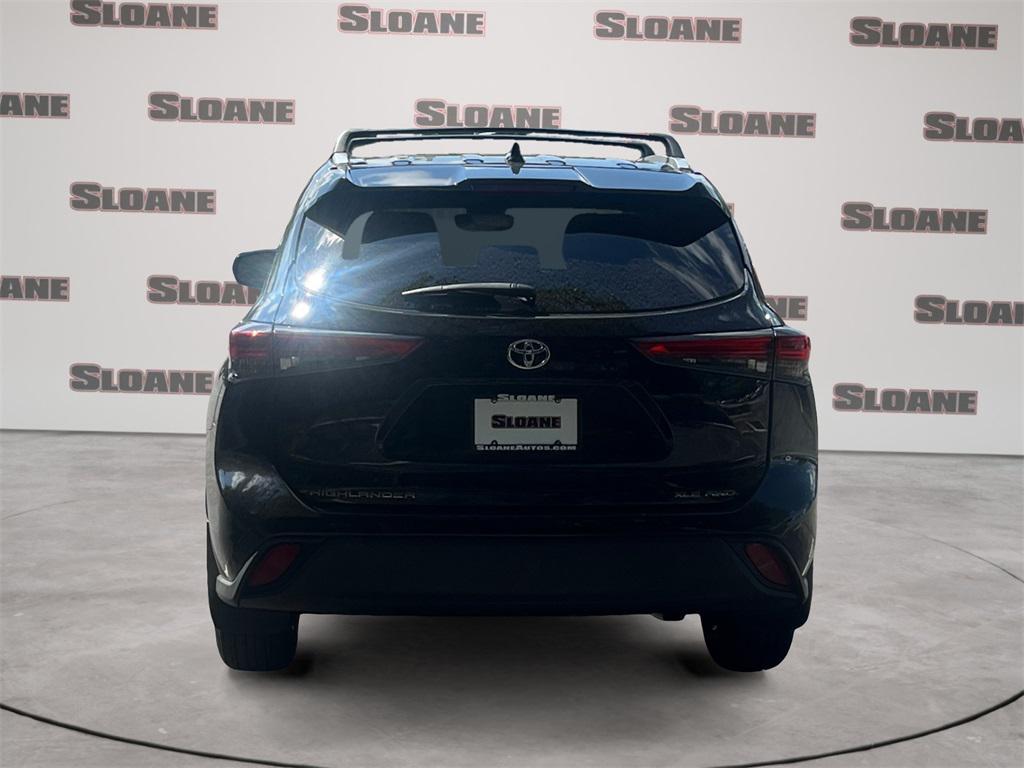 used 2022 Toyota Highlander car, priced at $37,491