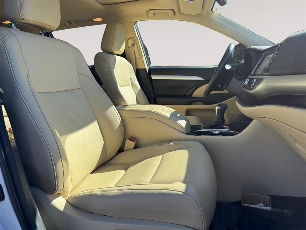 used 2017 Toyota Highlander car, priced at $18,991