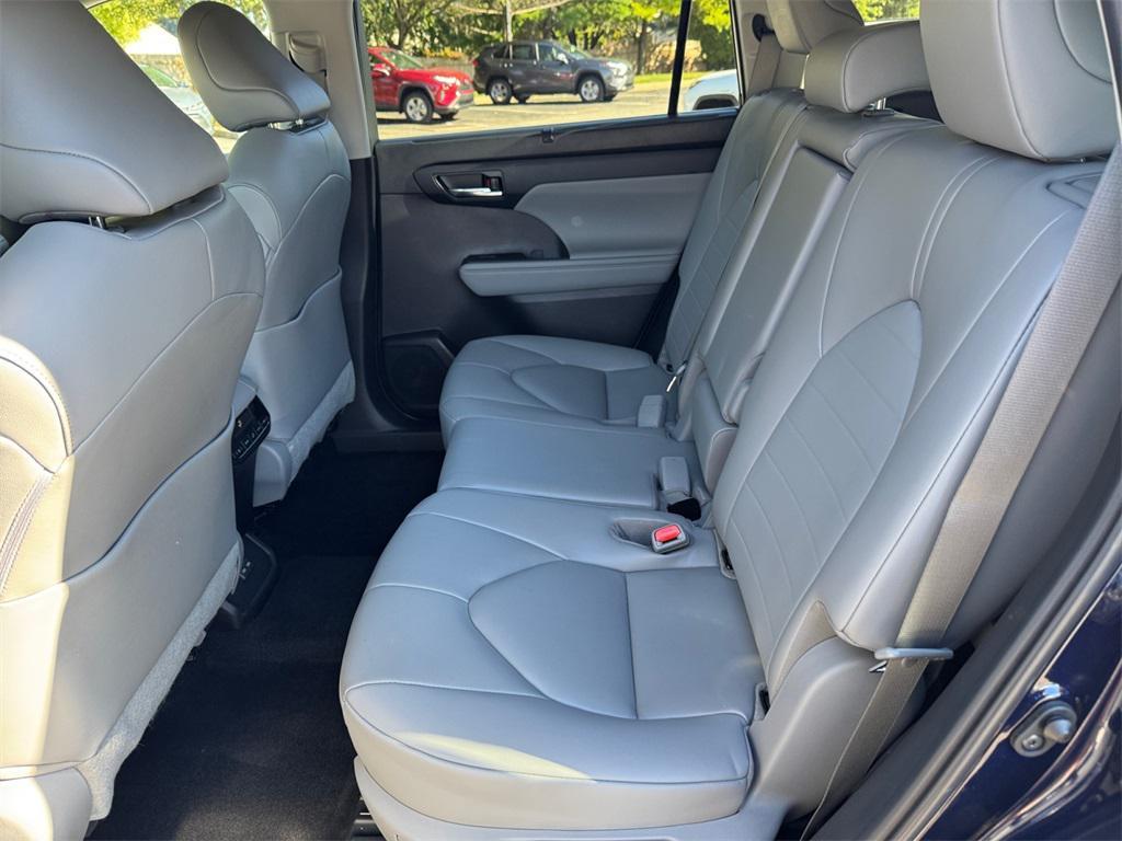 used 2023 Toyota Highlander car, priced at $39,991