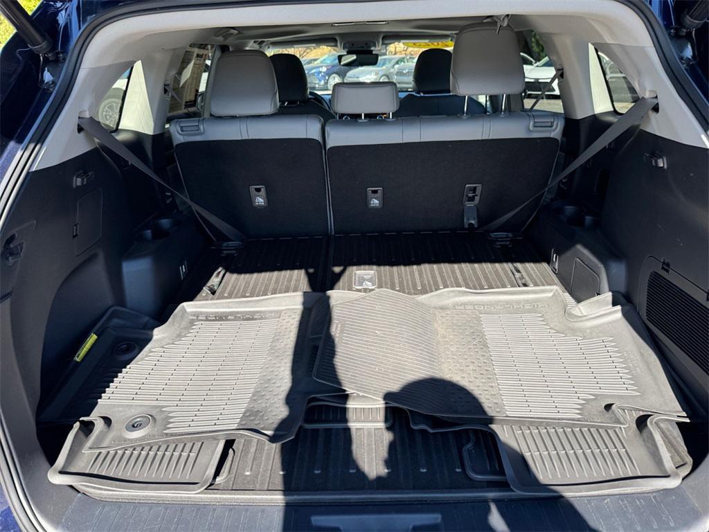 used 2023 Toyota Highlander car, priced at $39,991