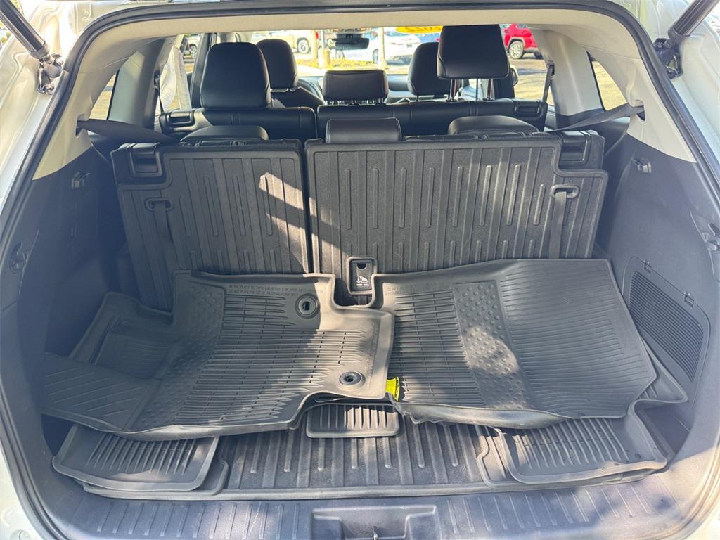 used 2022 Toyota Highlander car, priced at $37,991