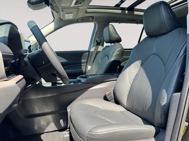 used 2025 Toyota Grand Highlander car, priced at $56,432
