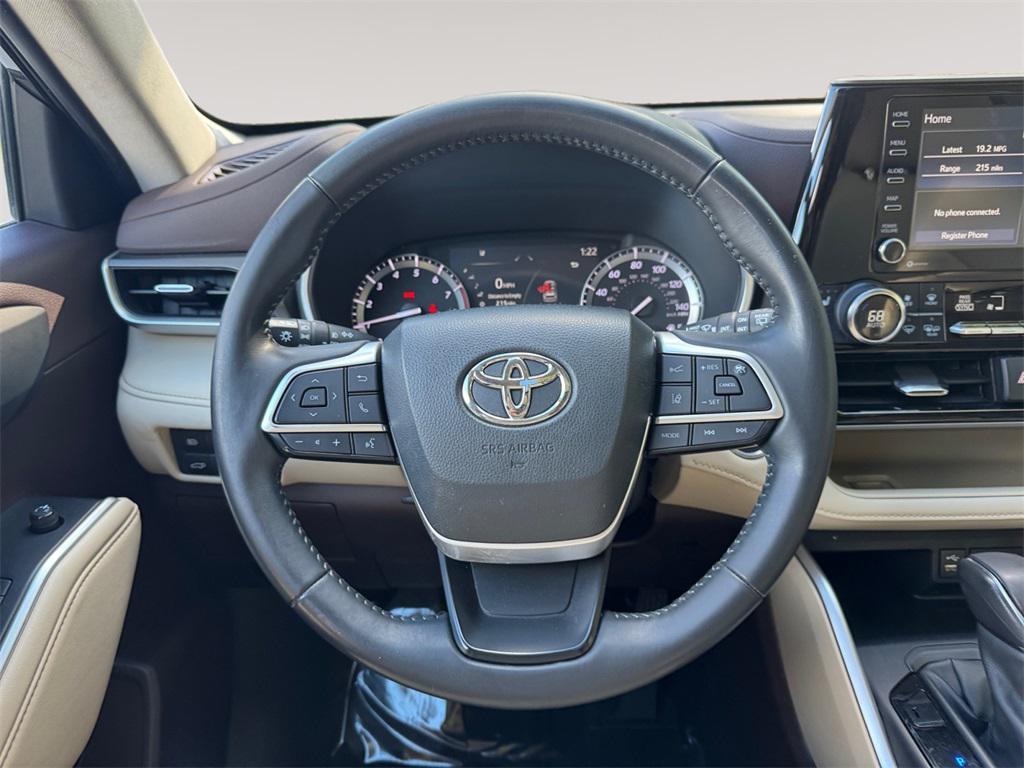 used 2022 Toyota Highlander car, priced at $36,491