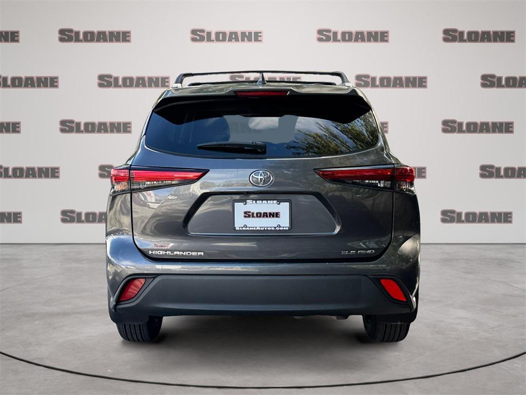 used 2022 Toyota Highlander car, priced at $36,491