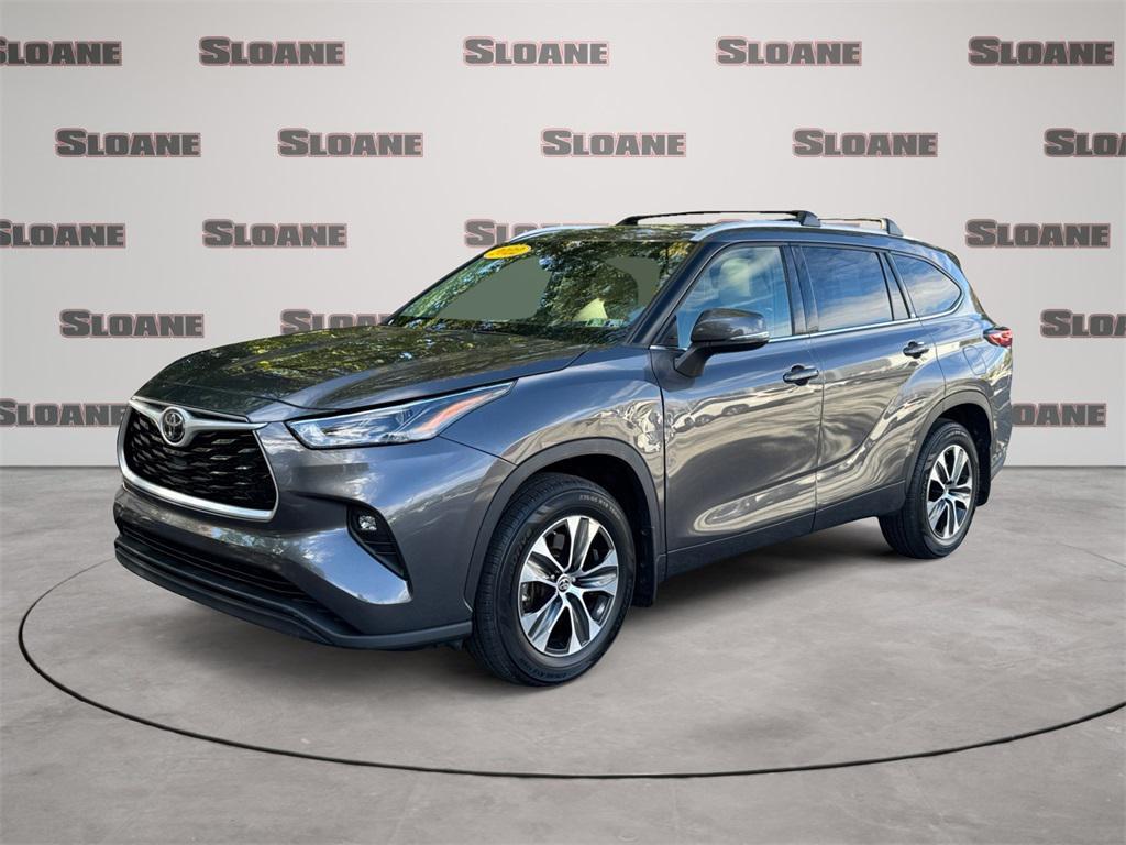 used 2022 Toyota Highlander car, priced at $36,491