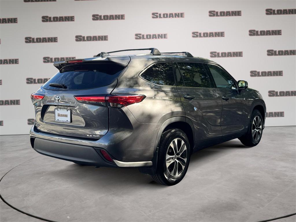 used 2022 Toyota Highlander car, priced at $36,491