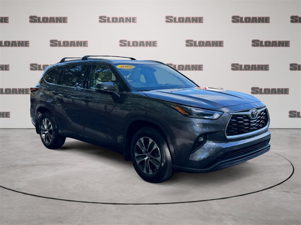 used 2022 Toyota Highlander car, priced at $36,491