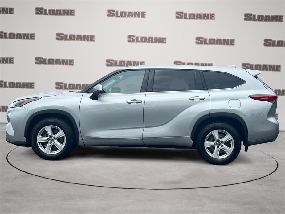 used 2021 Toyota Highlander car, priced at $31,444