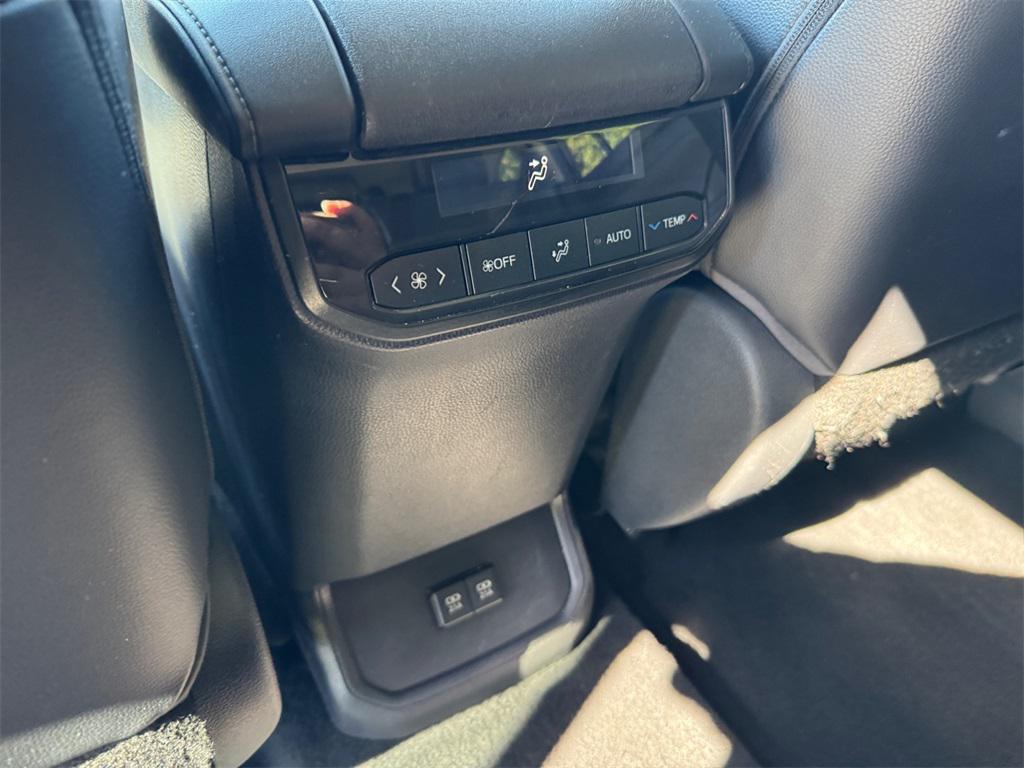 used 2021 Toyota Highlander car, priced at $30,991