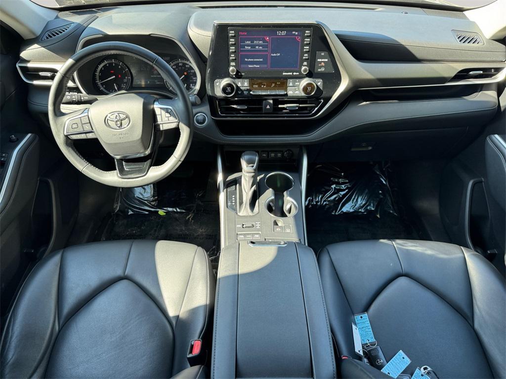 used 2021 Toyota Highlander car, priced at $30,991