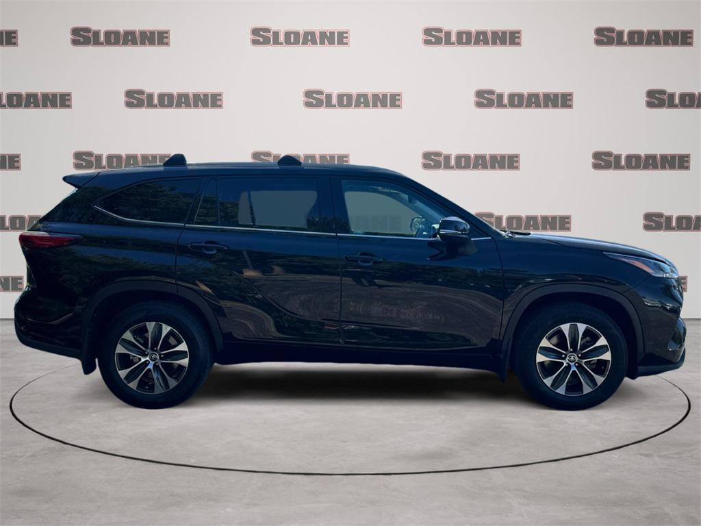 used 2021 Toyota Highlander car, priced at $30,991