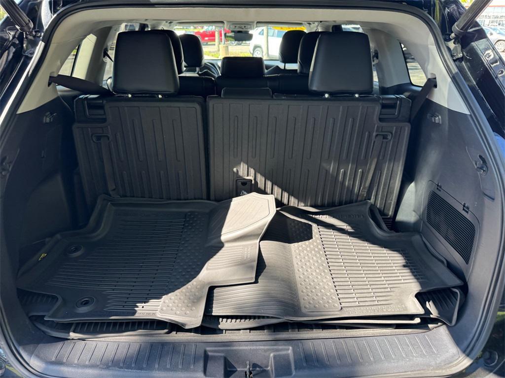 used 2021 Toyota Highlander car, priced at $30,991