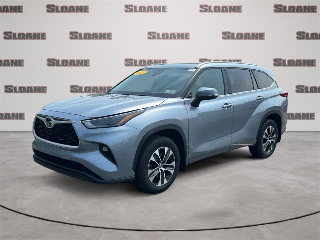 used 2022 Toyota Highlander car, priced at $38,882