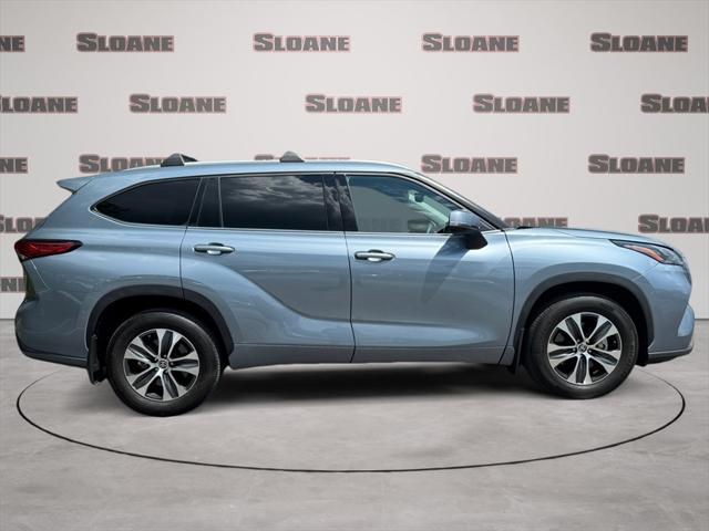 used 2022 Toyota Highlander car, priced at $40,491