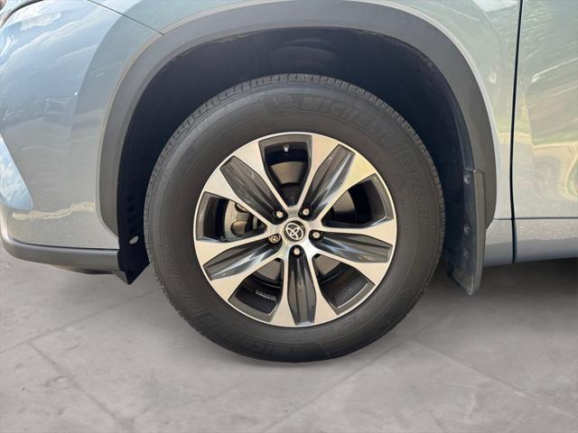 used 2022 Toyota Highlander car, priced at $40,491