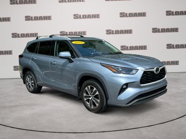 used 2022 Toyota Highlander car, priced at $40,491