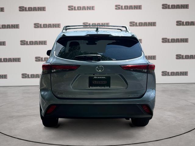 used 2022 Toyota Highlander car, priced at $40,491
