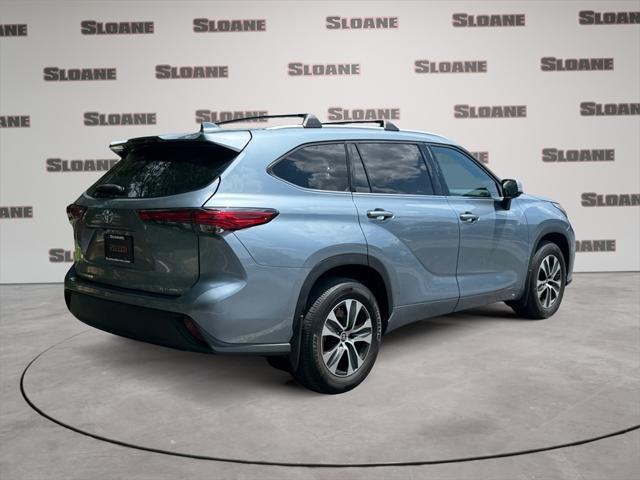 used 2022 Toyota Highlander car, priced at $40,491