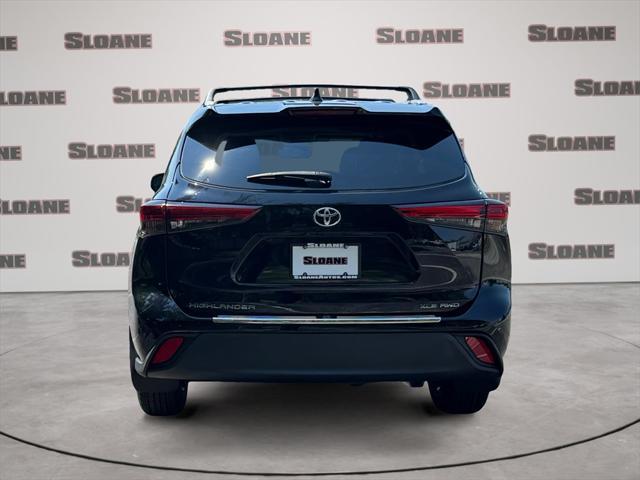 used 2022 Toyota Highlander car, priced at $38,491