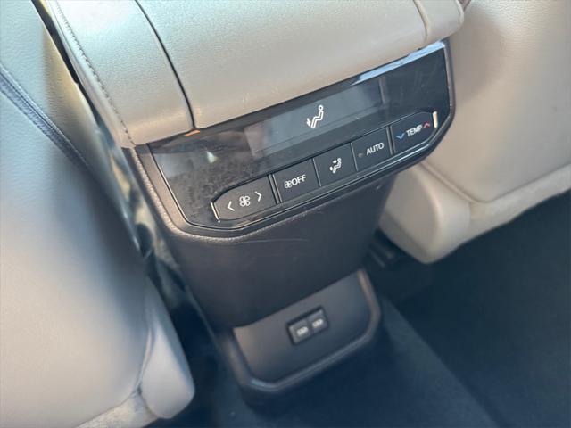 used 2022 Toyota Highlander car, priced at $38,491