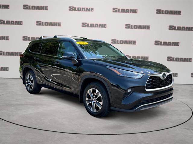 used 2022 Toyota Highlander car, priced at $38,491
