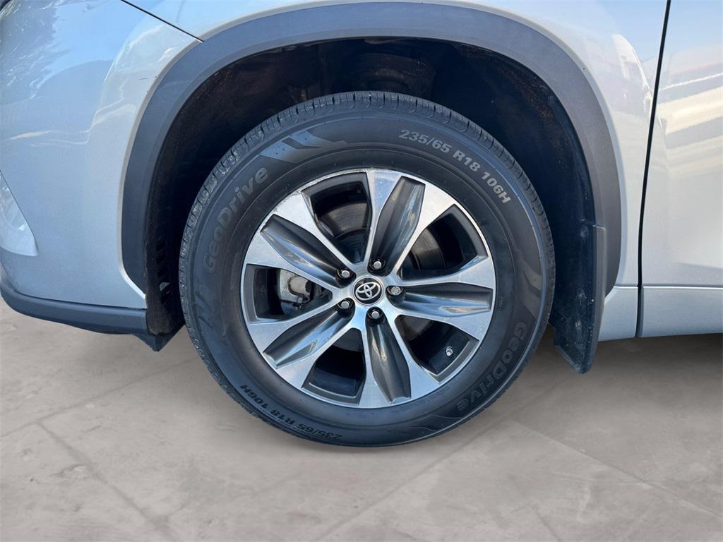 used 2023 Toyota Highlander car, priced at $37,991