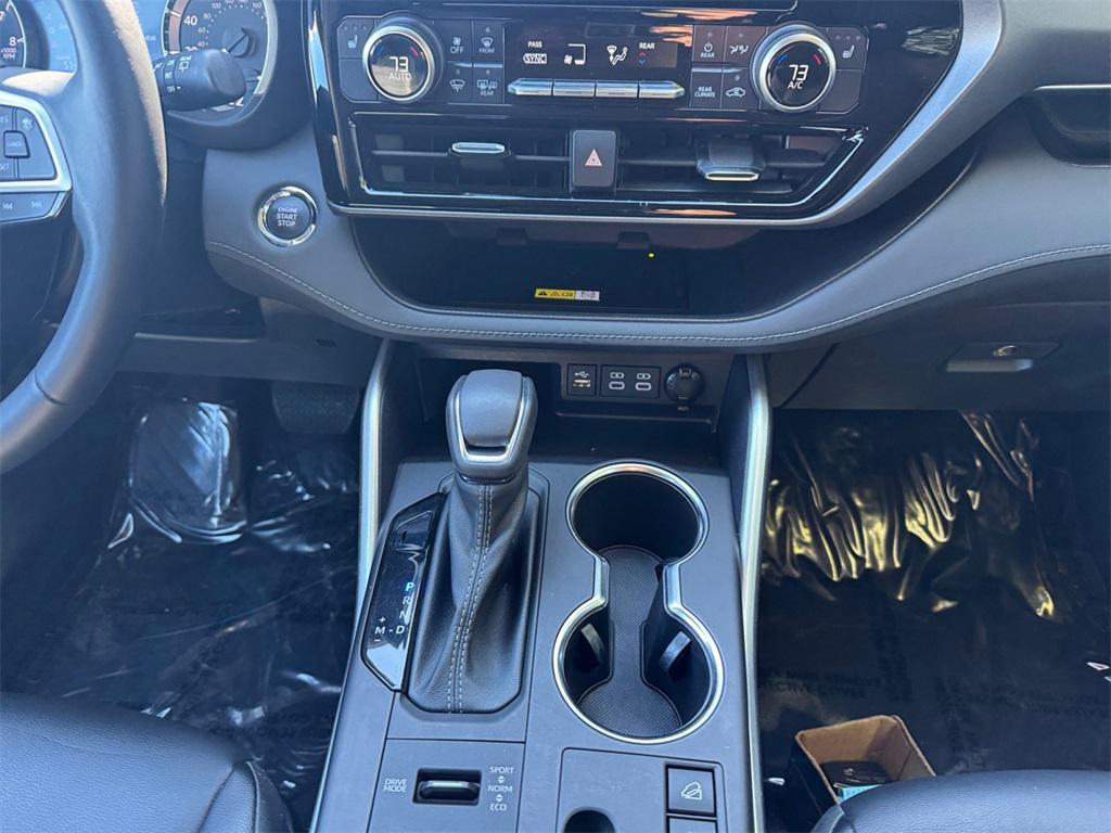 used 2023 Toyota Highlander car, priced at $37,991