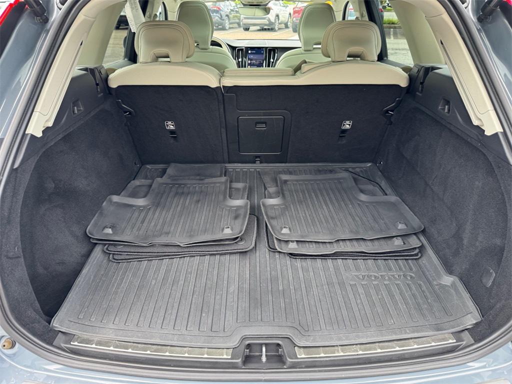used 2023 Volvo XC60 car, priced at $28,894