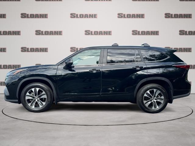 used 2023 Toyota Highlander car, priced at $41,991