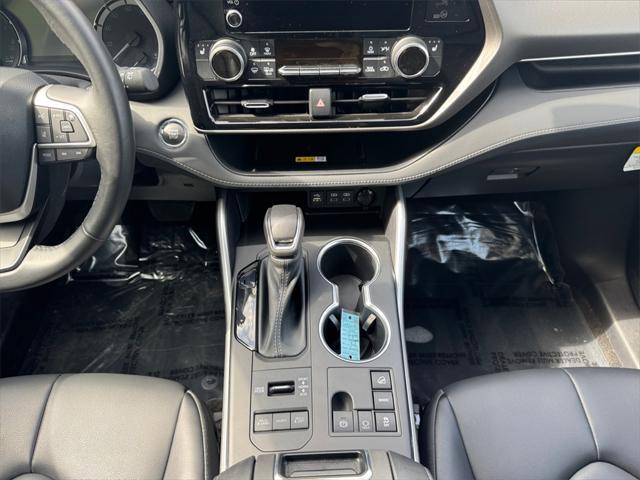 used 2023 Toyota Highlander car, priced at $41,991