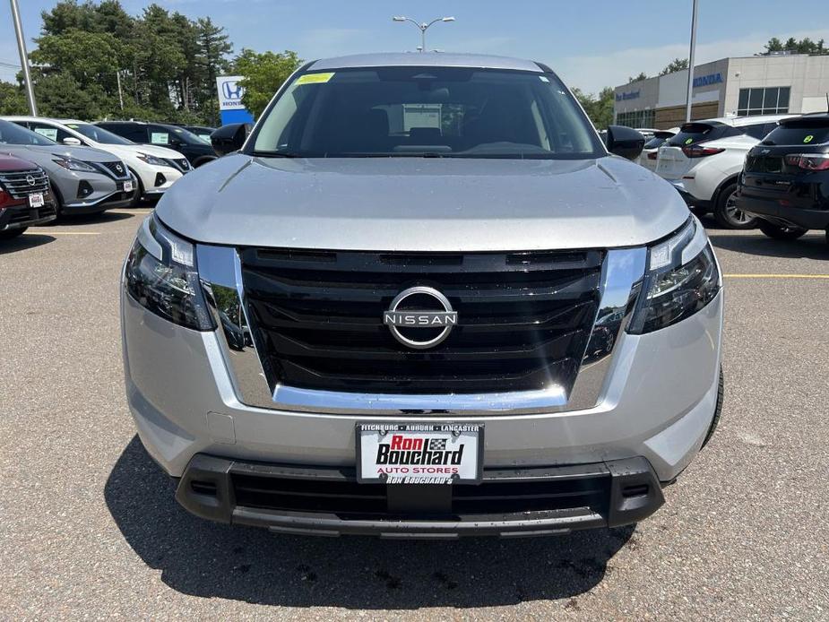 new 2024 Nissan Pathfinder car, priced at $40,480