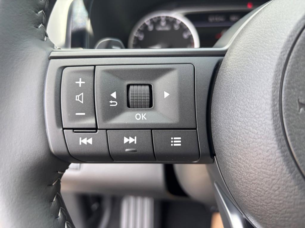 new 2025 Nissan Pathfinder car, priced at $34,969