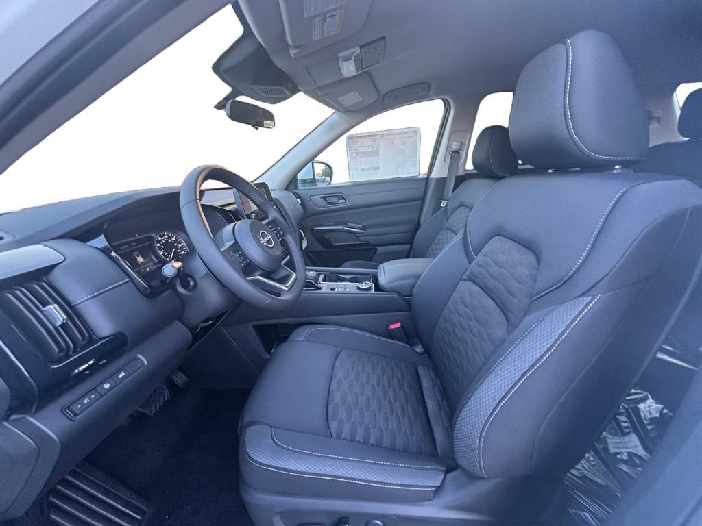new 2025 Nissan Pathfinder car, priced at $35,686