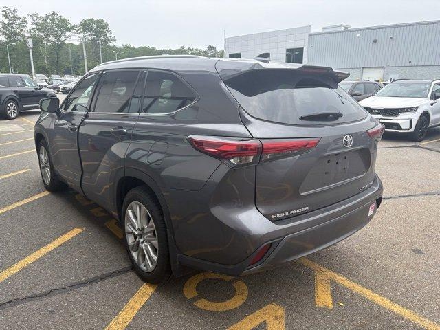 used 2022 Toyota Highlander car, priced at $38,990