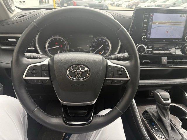 used 2022 Toyota Highlander car, priced at $38,990