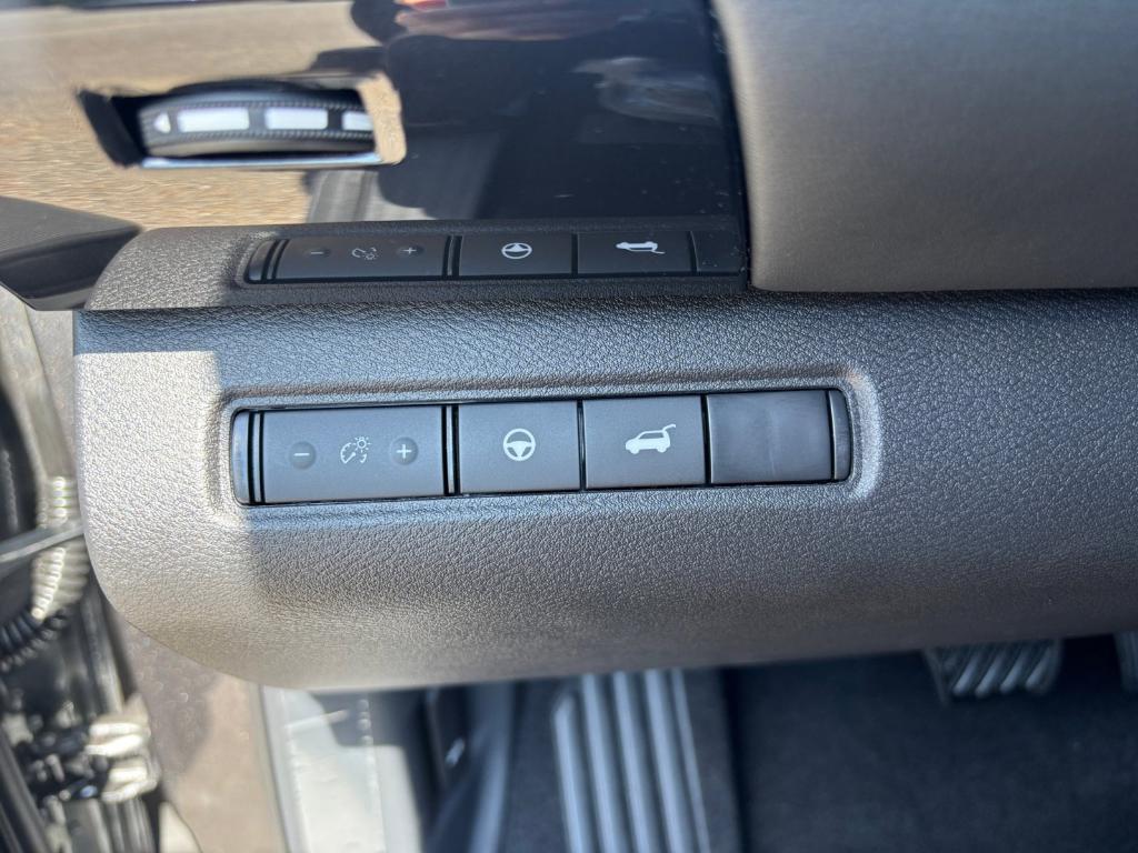 new 2025 Nissan Pathfinder car, priced at $35,286