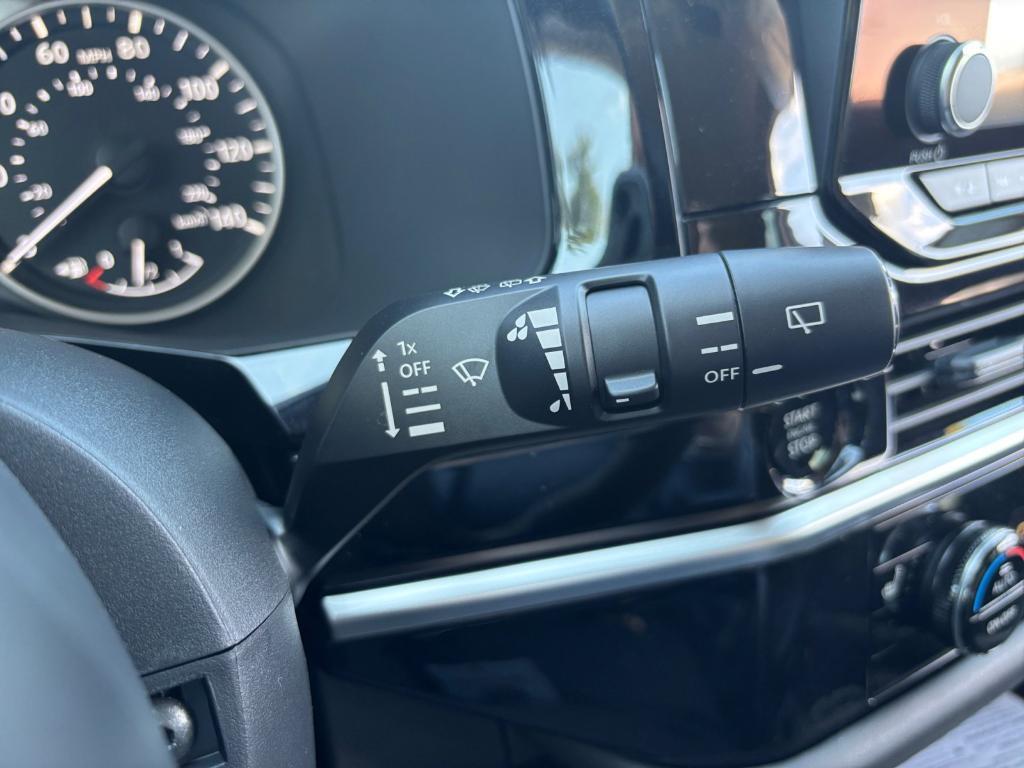 new 2025 Nissan Pathfinder car, priced at $35,286