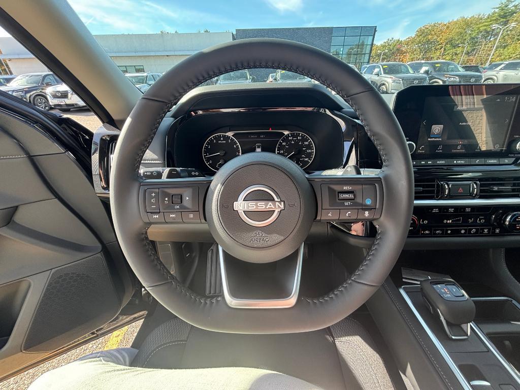 new 2025 Nissan Pathfinder car, priced at $35,722