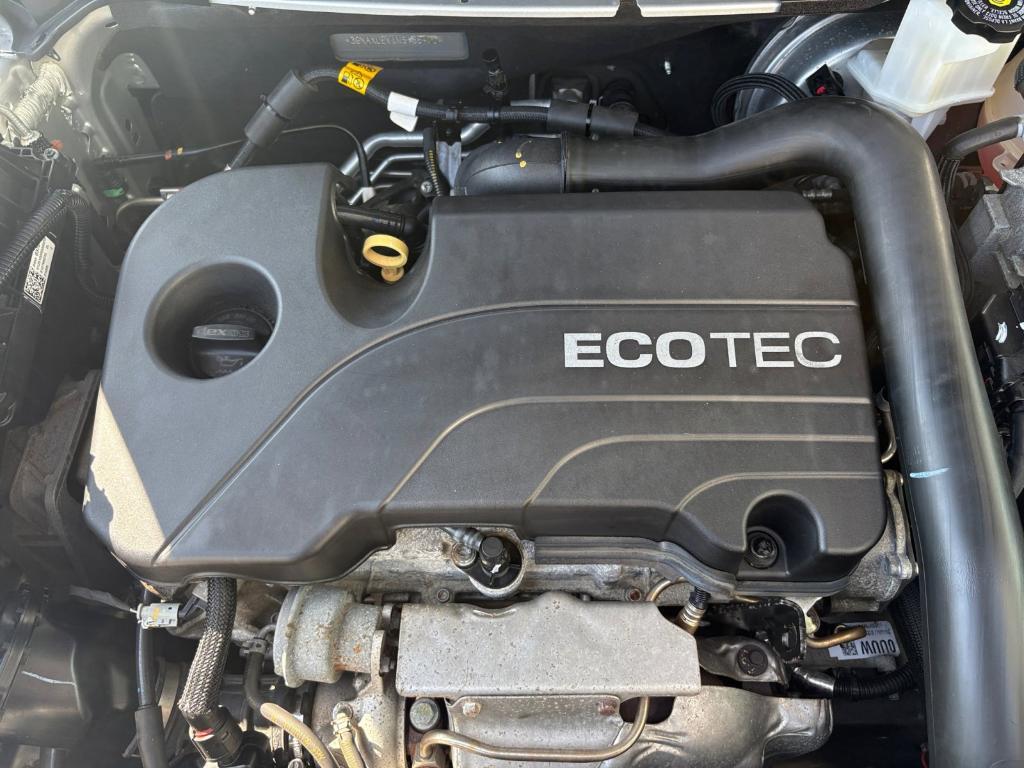 used 2021 Chevrolet Equinox car, priced at $18,299