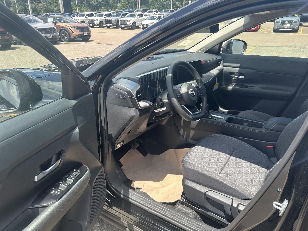 new 2025 Nissan Kicks car, priced at $26,294