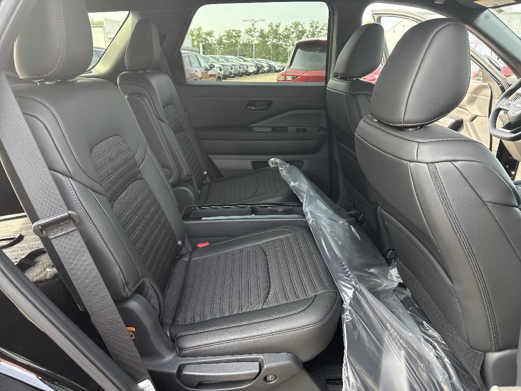 new 2025 Nissan Pathfinder car, priced at $43,575