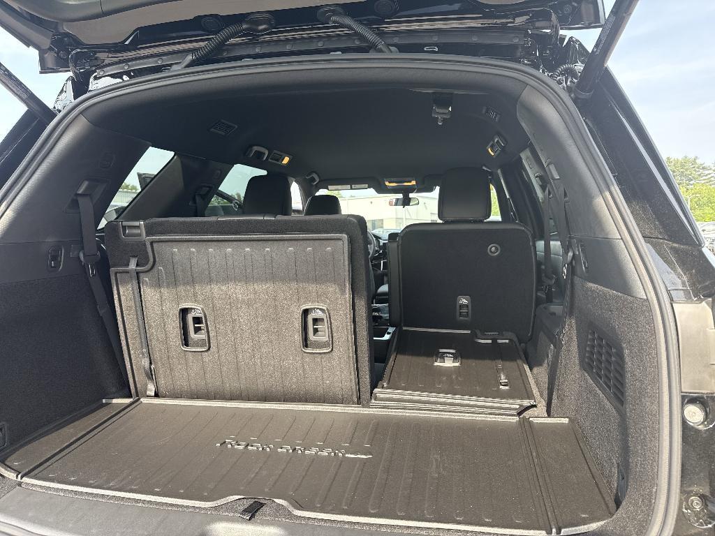 new 2025 Nissan Pathfinder car, priced at $43,575