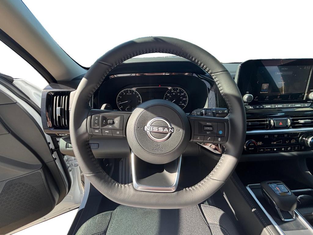 new 2025 Nissan Pathfinder car, priced at $36,122
