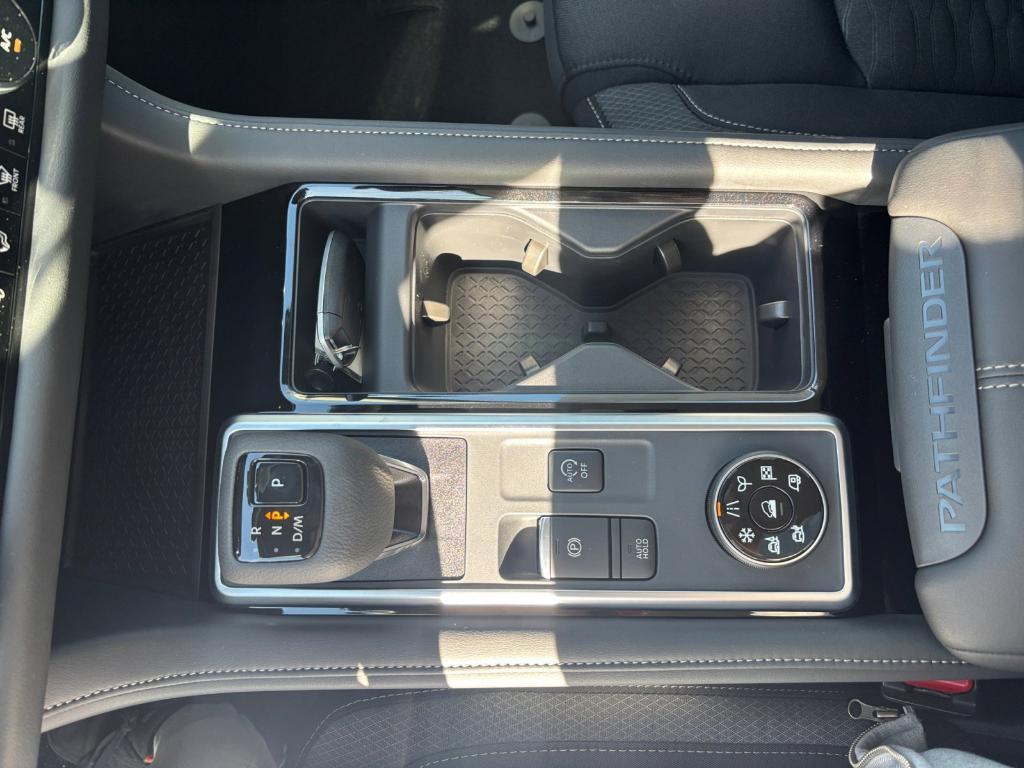 new 2025 Nissan Pathfinder car, priced at $36,122